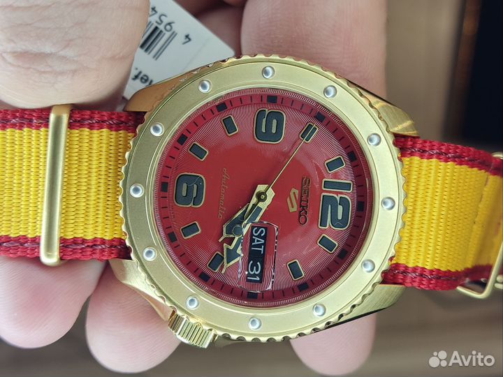 Seiko 5 Sports srpf24K1 Zangief Street Fighter Lim