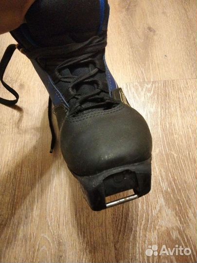 Лыжные ботинки классические 35 размер