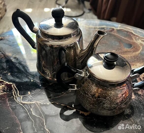 Заварочный чайник и сахарница