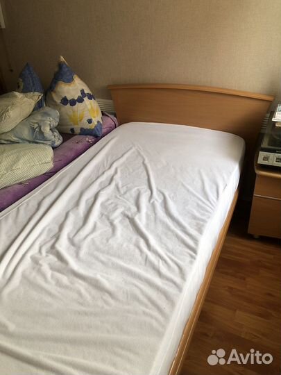 Кровать детская с матрасом
