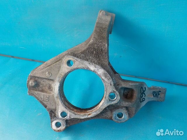 Поворотный кулак передний правый opel Astra J 2010-2017