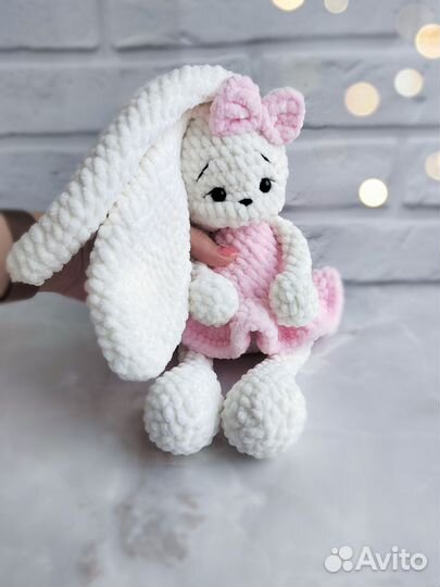 Вязаный заяц плюшевый