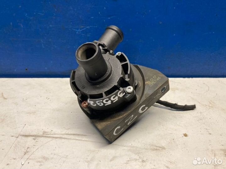 Насос помпа электрический Skoda Rapid 1.4 CZC 2018