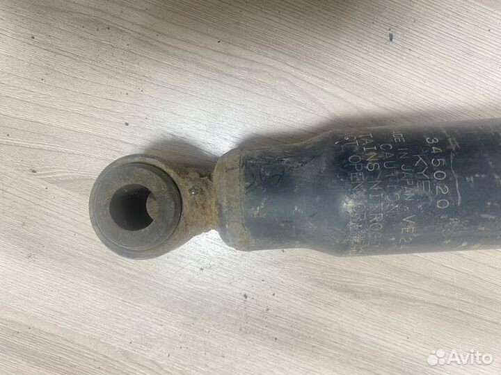 Амортизатор задний Toyota 4Runner N130 с1989-1995г