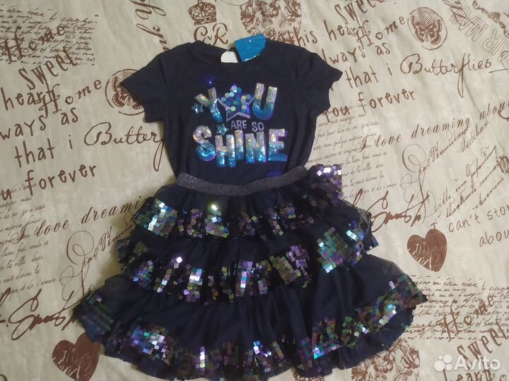 Костюм для девочки нарядный 110р. Новый