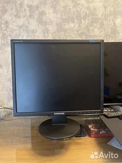 Монитор Samsung