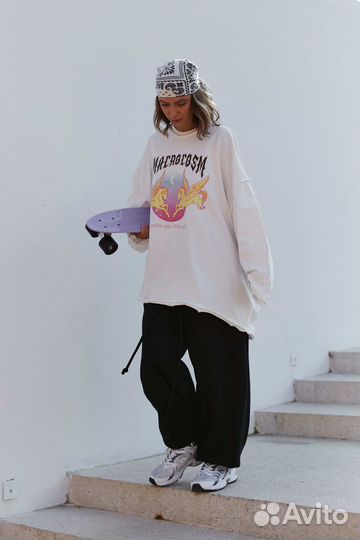 Женский лонгслив Macrocosm