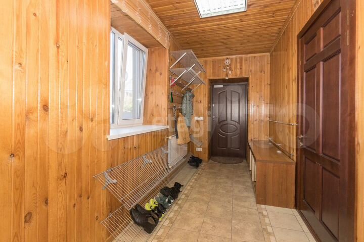 Коттедж 438 м² на участке 9 сот.