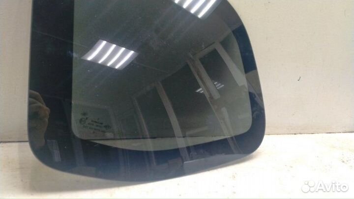 Стекло кузовное глухое заднее левое Nissan Terrano