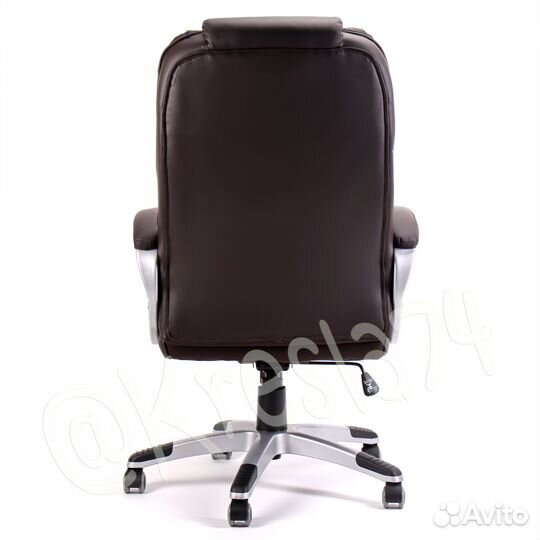 Кресло руководителя с качанием. Коричневый цвет