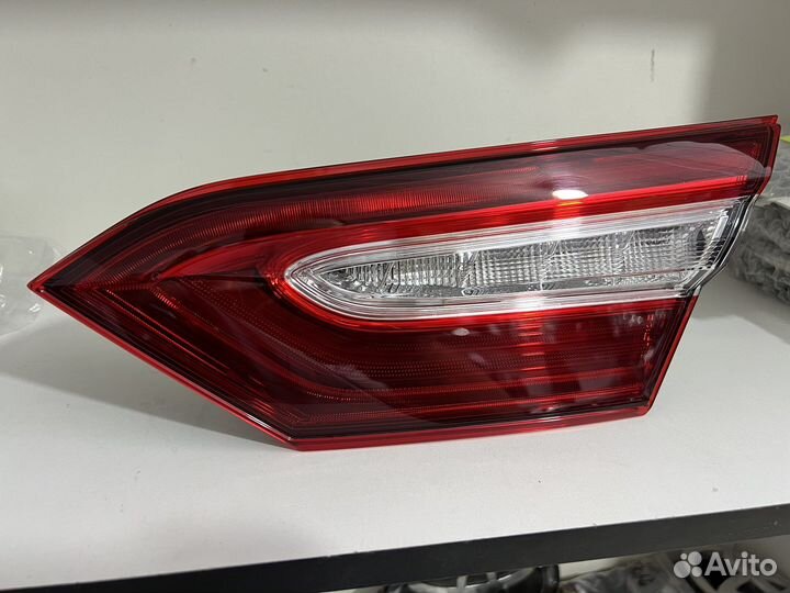 Фонарь правый Camry v70 v75 Оригинал