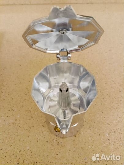 Гейзерная кофеварка