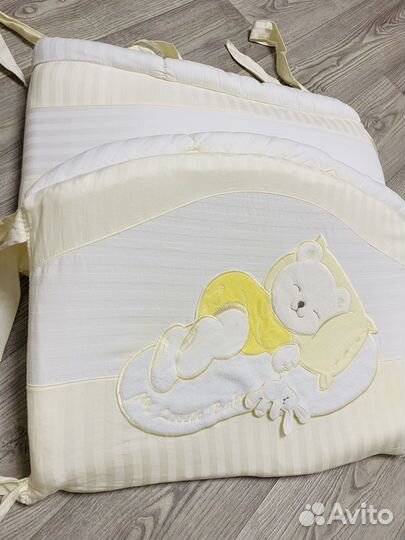 Бортики в кроватку и одеяльце