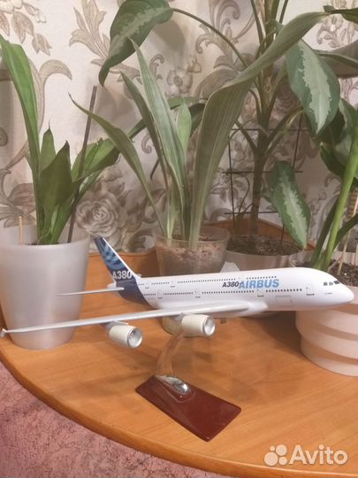Модель самолета а380