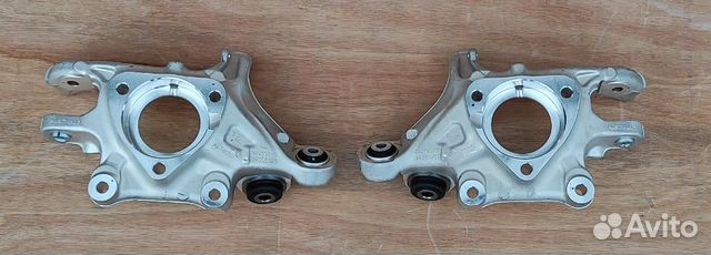 Кулак задний левый правый Cadillac XT5 16-22