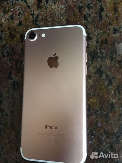 Телефон iPhone 7