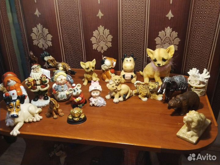 Статуэтки, фигурки