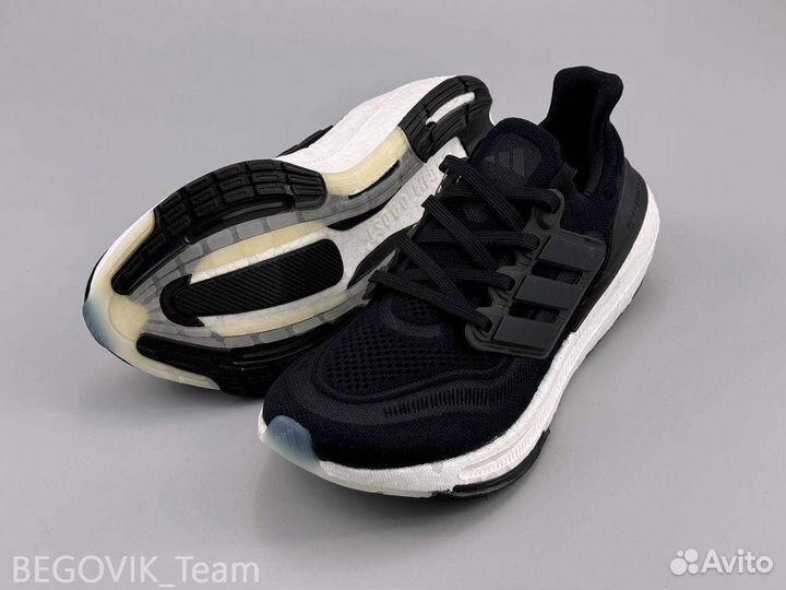 Беговые кроссовки adidas ultraboost light