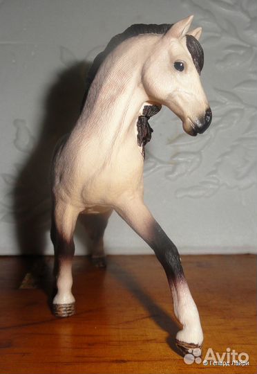 Фигурка лошади шляйх schleich