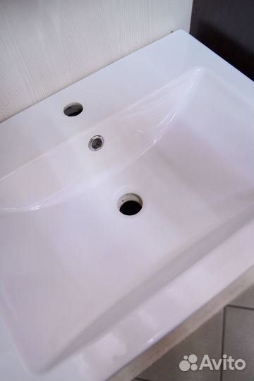 Тумба с раковиной в наличии