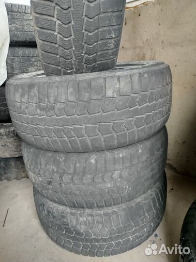 Pirelli Carrier Winter 215/55 R16