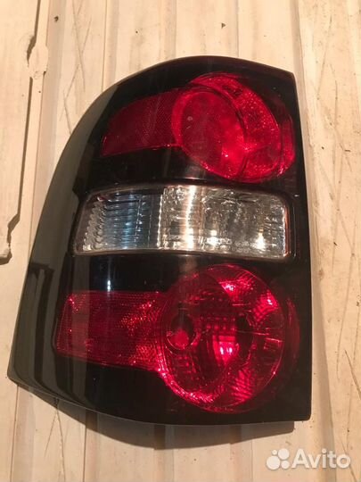 Фонарь задний Ford Explorer 2006-2010