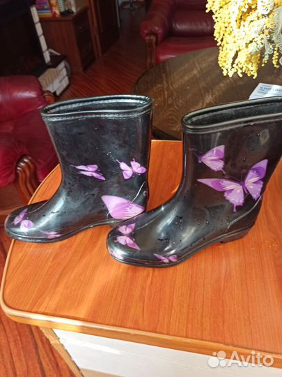 Резиновые сапожки на 37 размер