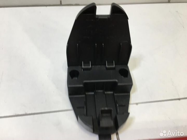 Знак аварийной остановки Audi А4 В8 8K2