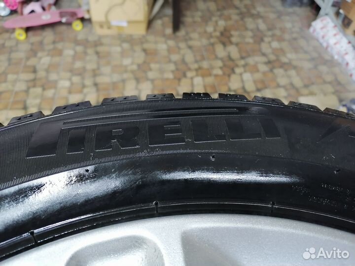 Pirelli Ice Zero 235/55 R17 103