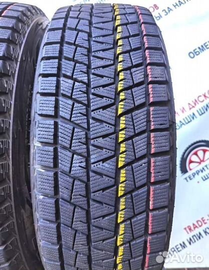Bridgestone Blizzak DM-V1 215/65 R16 98Q