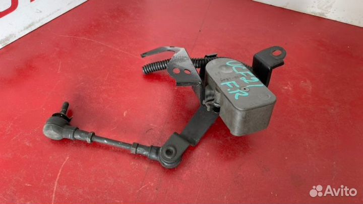 Датчик уровня просвета правый Toyota Celsior UCF21