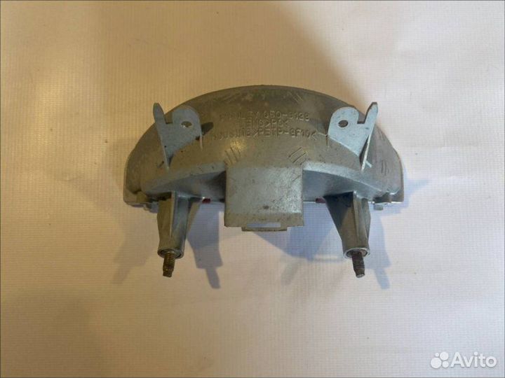 Стоп сигнал дополнительный задний Mitsubishi