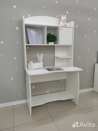 Детский письменный стол