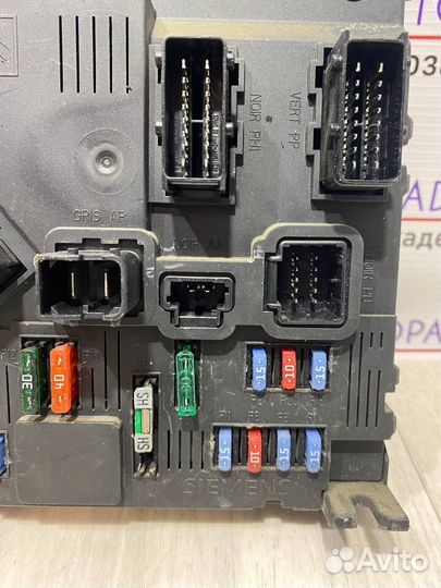 Блок предохранителей салонный Peugeot 206