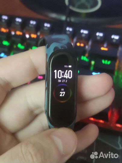 Фитнес-бркалет Xiaomi Mi Smart Band 4