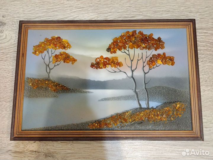 Картина с янтарем