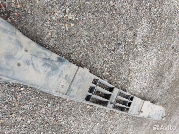 Решетка в бампер передняя Audi 80 B3 седан 1.8I