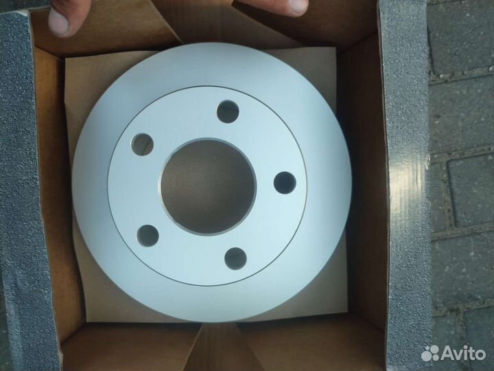 Задние тормозные диски и колодки Пассат b5