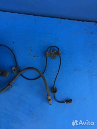 Ступица передняя левая 5x100 в сборе