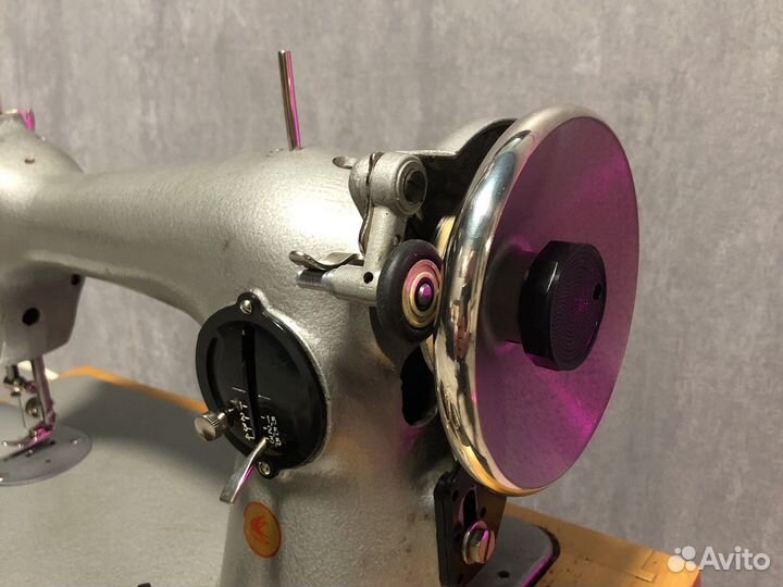 Швейная машинка FUR2