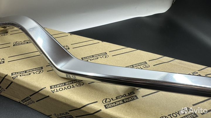 Накладка заднего бампера правая Lexus RX 2019