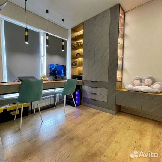 Рабочая зона у окна