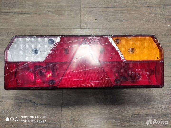Фонарь задний задний правый Universal