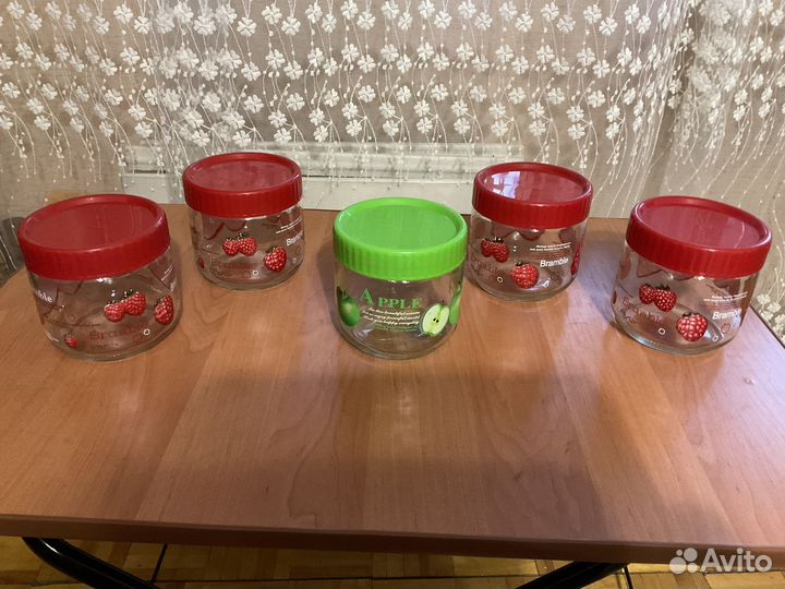 Стеклянные банки и горшочки для кухни