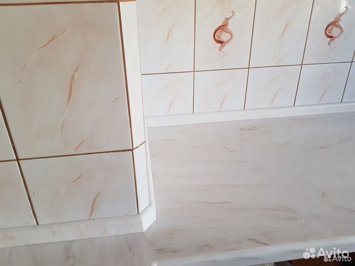 Встроенная столешница из камня м2