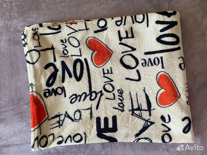 Плед бежевый love