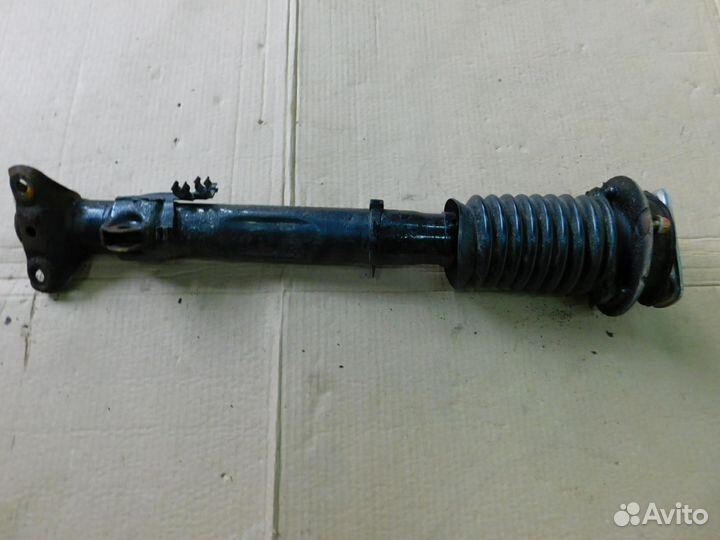 Передние амортизаторы на Mercedes E-Class W124