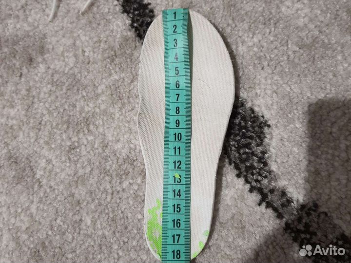 Кроссовки на девочку