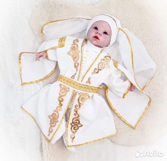 Национальная одежда на выписку
