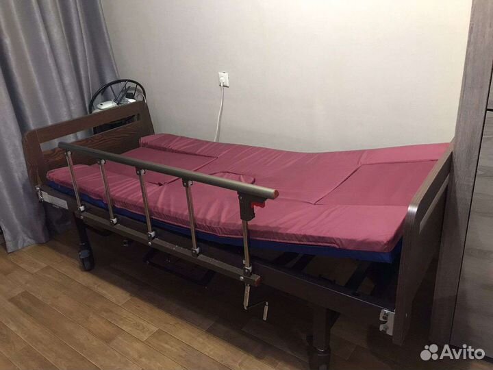 Кровать для лежачих больных многофункциональная